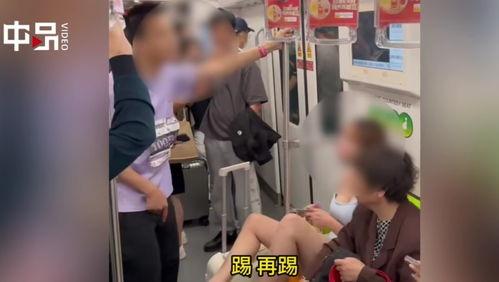 在线观看厕所偷拍,网络直播厕所偷拍事件揭秘  第2张